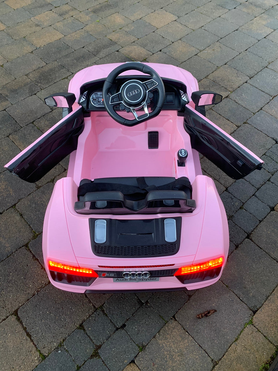 Licensed Audi R8 Spyder 12V Electric Ride On Car Pink with 2.4GHz remote
