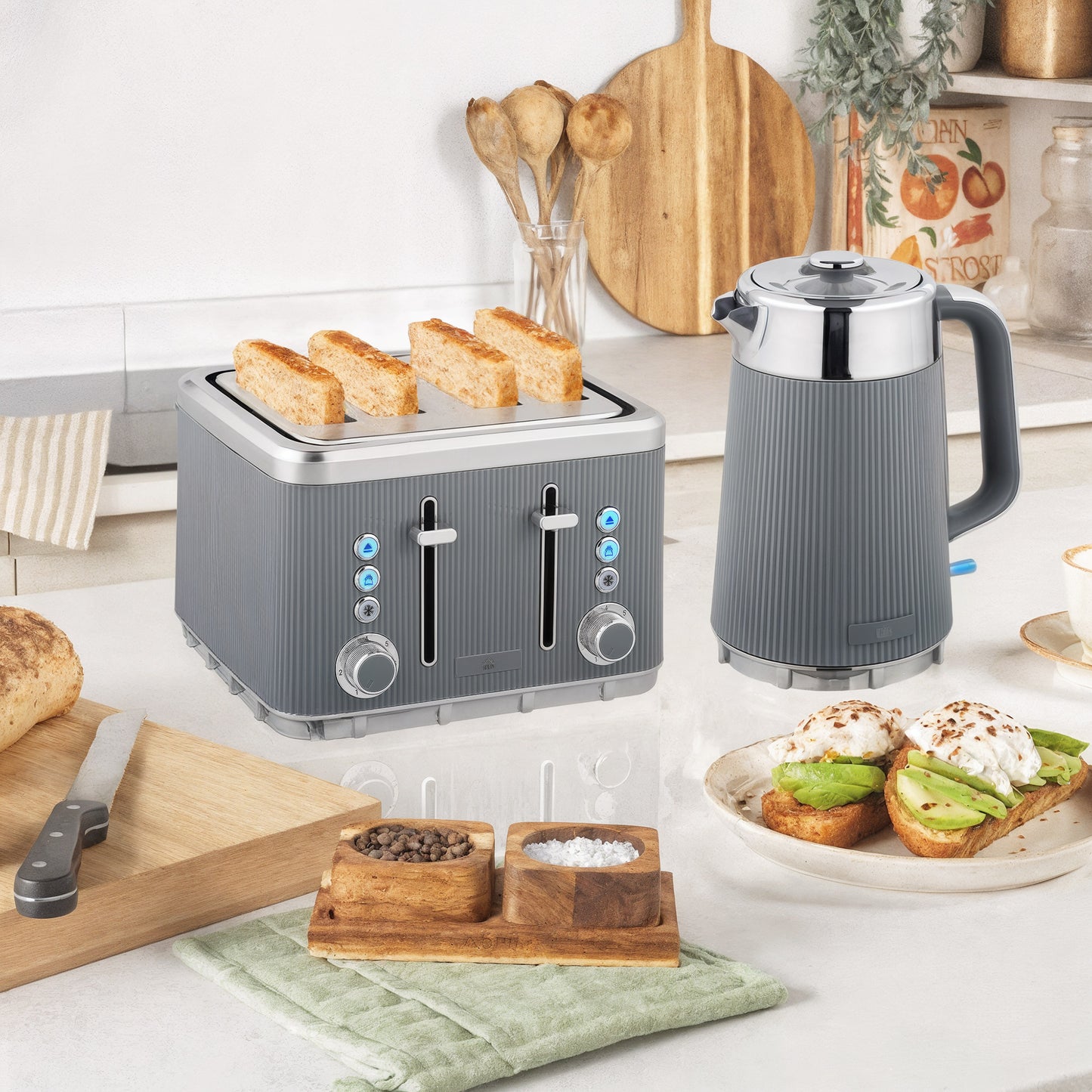 HOMCOM Electric Stainless Steel Kettle and Toaster Set, 3000W 1.7L UK Strix Thermostat Fast Boil Kettle w/ Limescale Filter, Cool Touch Body, 4 Slice Toaster with 7 Browning Levels, Crumb Tray, Grey