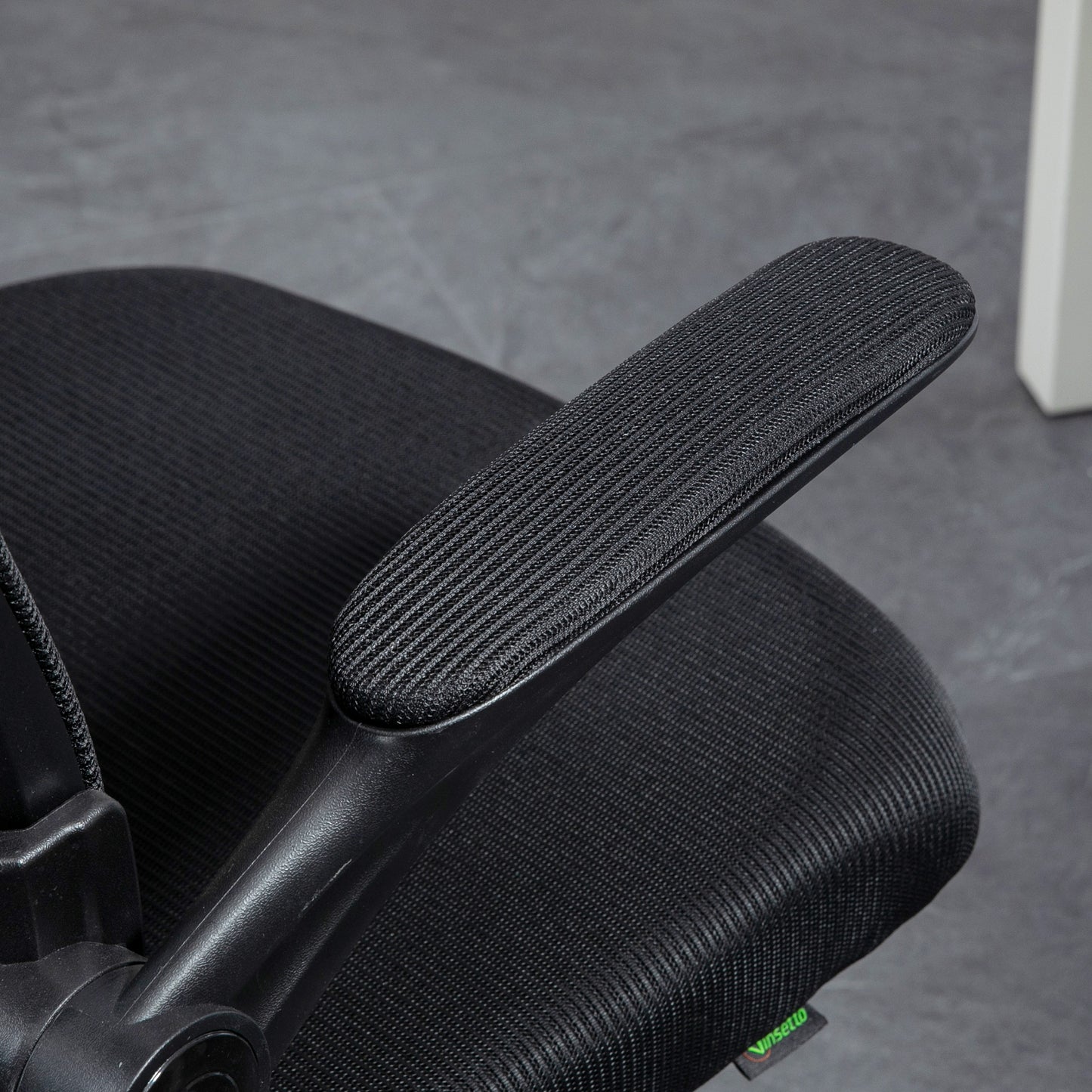 Vinsetto Mesh Back Office Chair, with Flip-Up Arms - Black