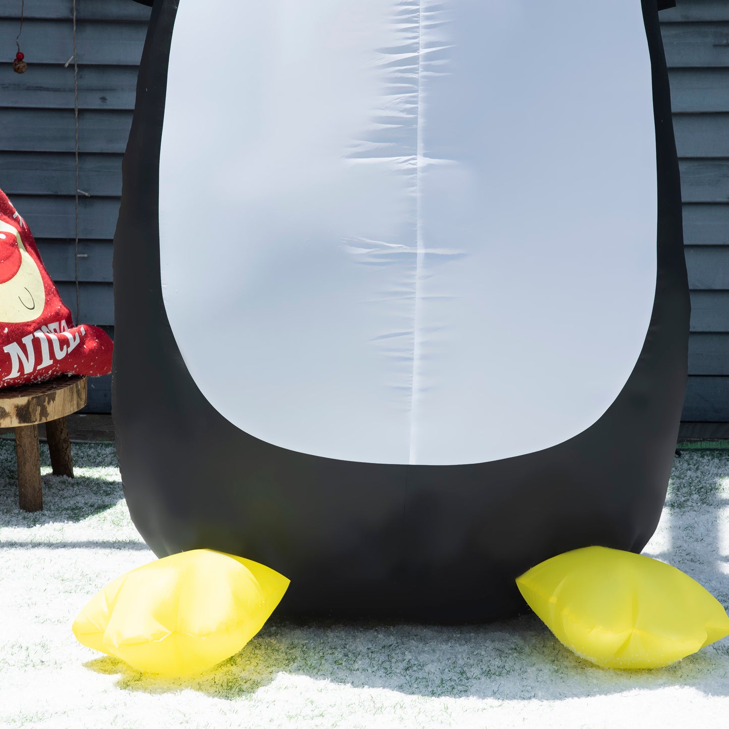 HOMCOM 8ft Inflatable Penguin & Christmas Banner Decoration Indoor Outdoor Weather-Resistant Shell Fun Cute