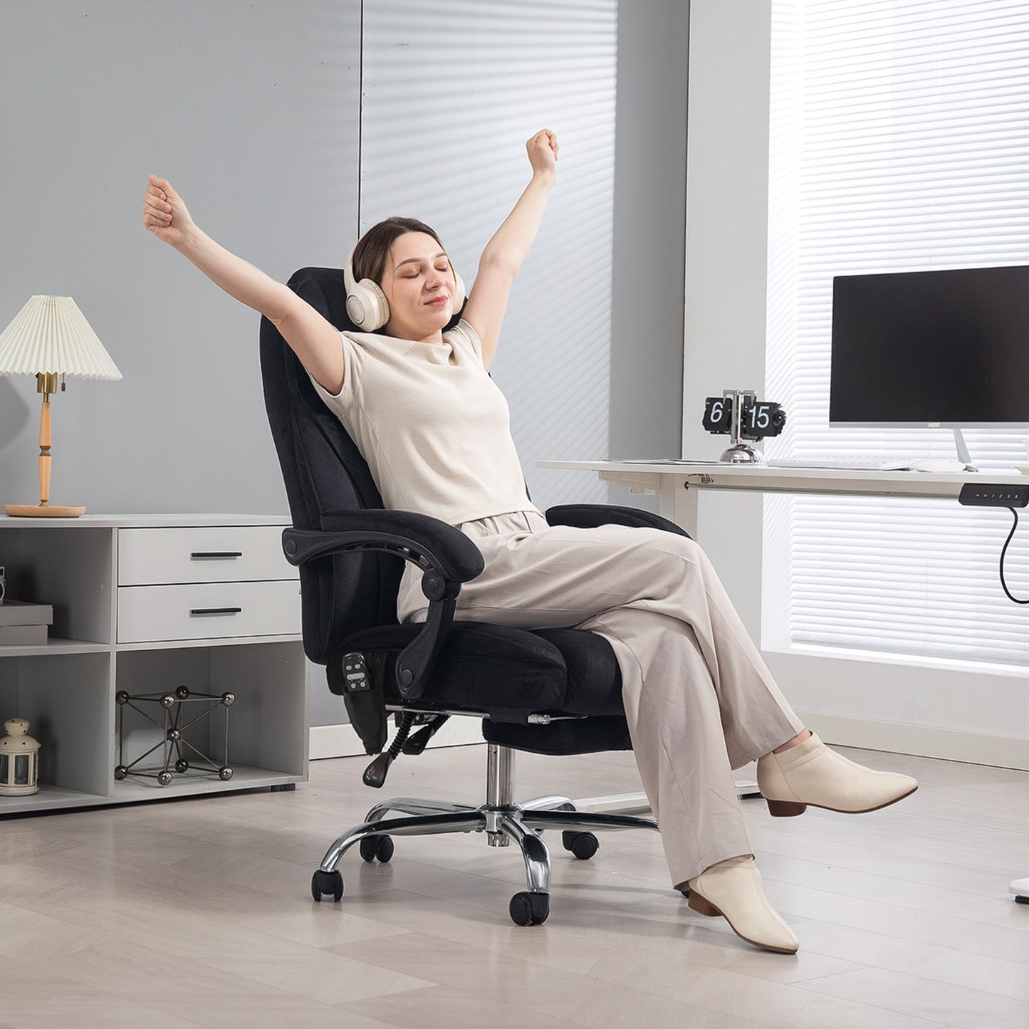 Vinsetto Massage Office Chair, Heated Reclining Computer Chair with Adjustable Height and Footrest, Black