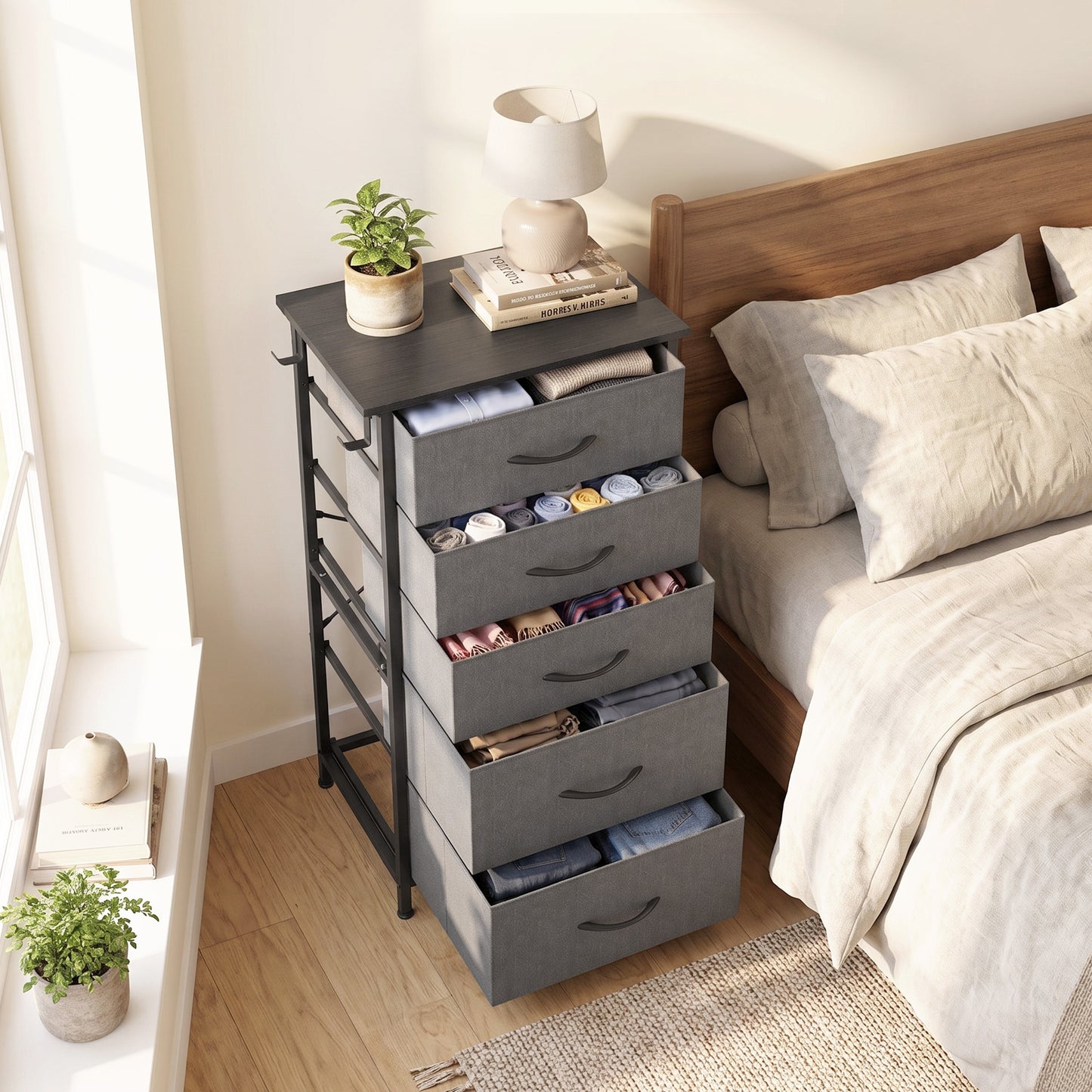 HOMCOM Chest of Drawers, Dresser with 5 Fabric Drawers, Tall Storage Unit with 4 Pockets and 2 Hooks Steel Frame, Charcoal Grey