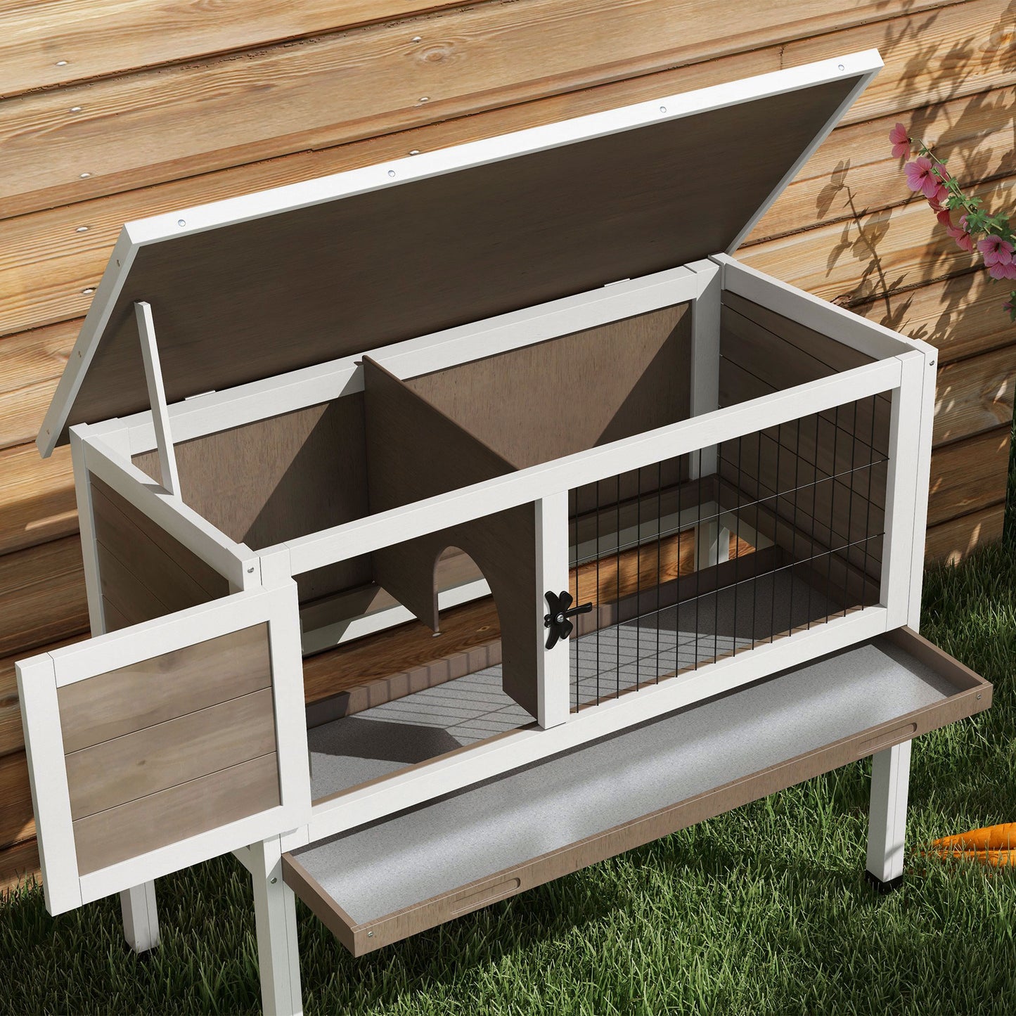 PawHut Wooden Guinea Pig Hutch, Small Animal Cage with Slide-out Tray, Openable Asphalt Roof, 84 x 43 x 70cm, Brown
