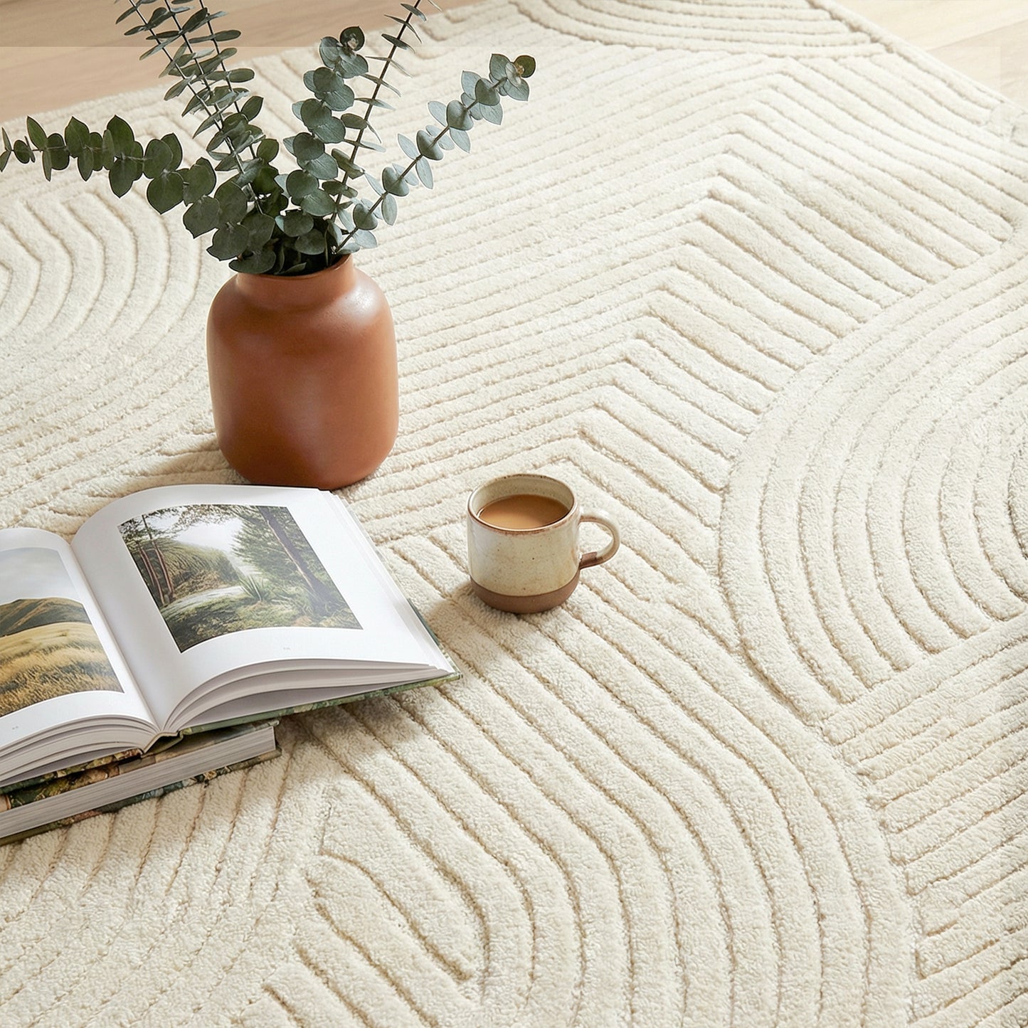 HOMCOM Modern Geometric Rug, Thick Plush, Non-Slip, 200 x 140 cm, Cream, Living Room, Bedroom, Office