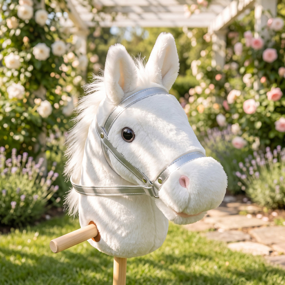 AIYAPLAY Hobby Horse with Wood Wheels, Stick Horse with Grip Handle, Hoofbeats Neighing, Gift for Imaginative Play, 95 cm, White