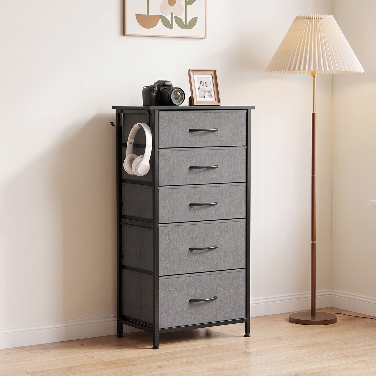 HOMCOM Chest of Drawers, Dresser with 5 Fabric Drawers, Tall Storage Unit with 4 Pockets and 2 Hooks Steel Frame, Charcoal Grey