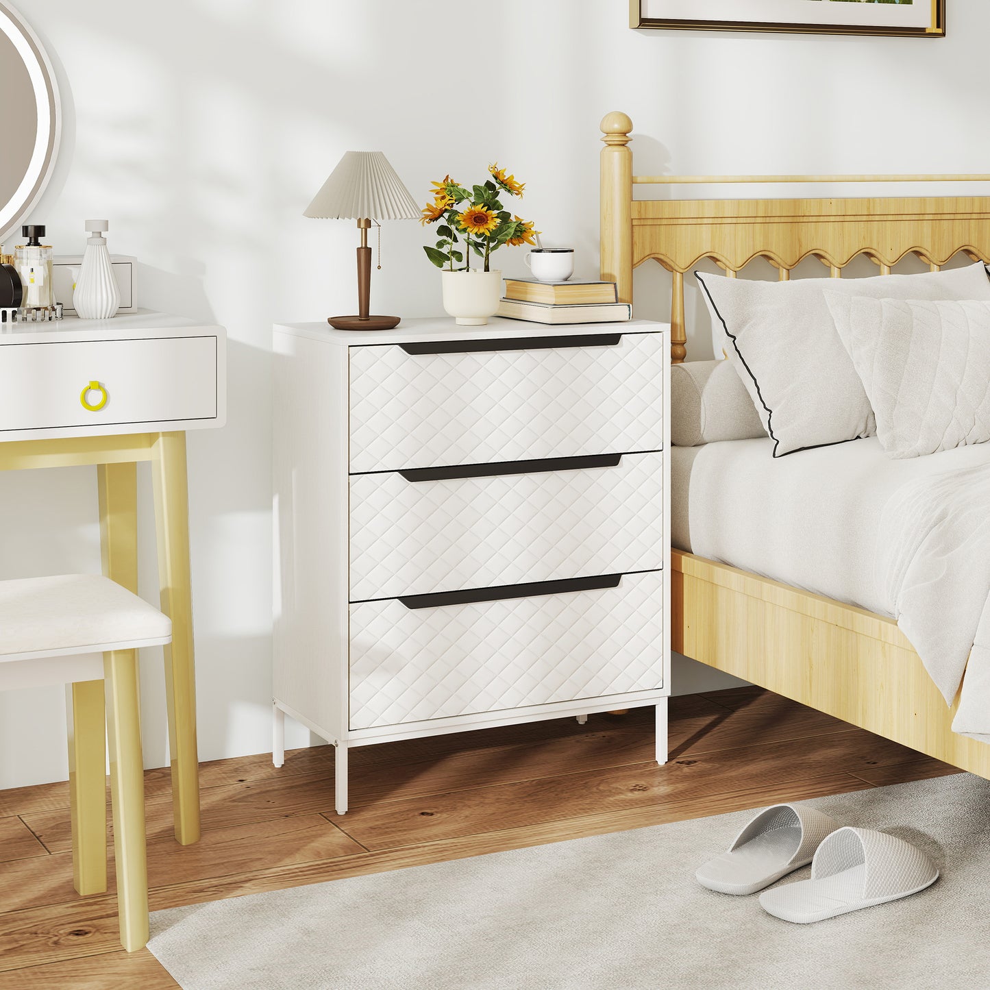 HOMCOM Chest of Drawers, Dresser with 3 Fabric Drawers and Aluminium Handles - White