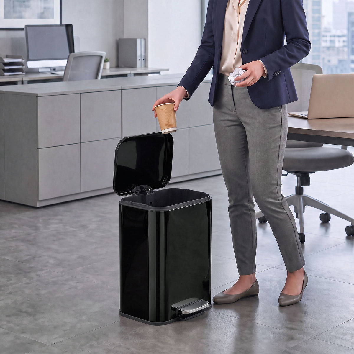 HOMCOM 20 L Kitchen Pedal Bin, Metal Rubbish Bin with Removable Inner Bucket, Soft-Close & Stay-Open Lid, High Gloss Black