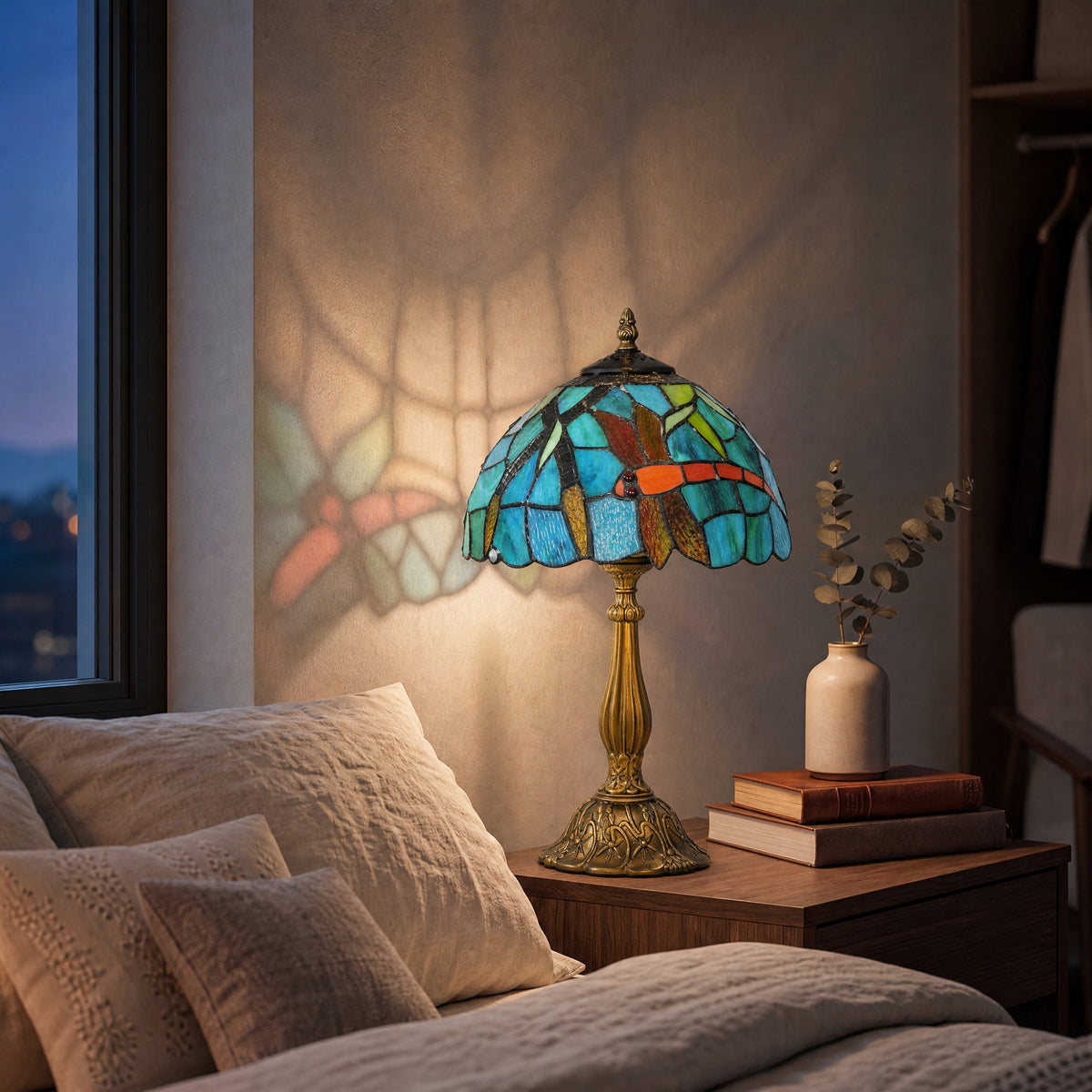 HOMCOM Tiffany Stained Glass Table Lamp, Handmade Antique Bedside Lamp for Bedroom, Living Room, Nightstand, Green