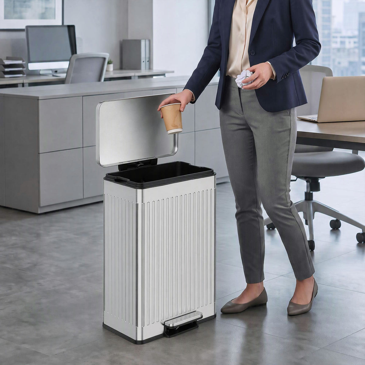 HOMCOM 50L Kitchen Bin, Pedal Bin with Soft-Close and Stay-Open Lid, Removable Inner Bucket, Silver Tone