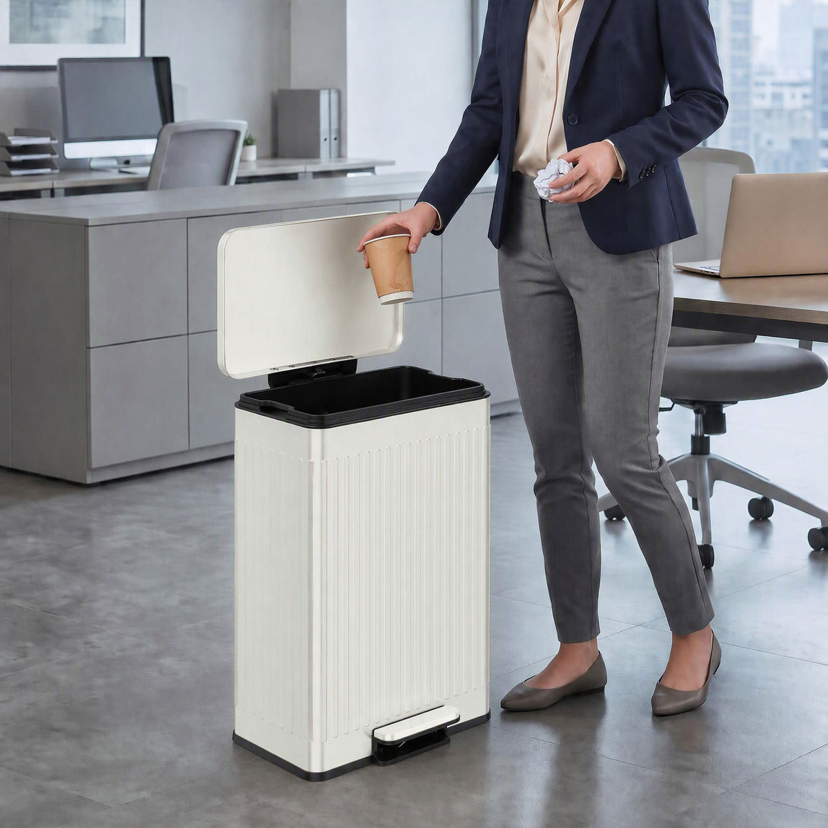 HOMCOM 50L Kitchen Bin, Pedal Bin with Soft-Close and Stay-Open Lid, Removable Inner Bucket, Cream White