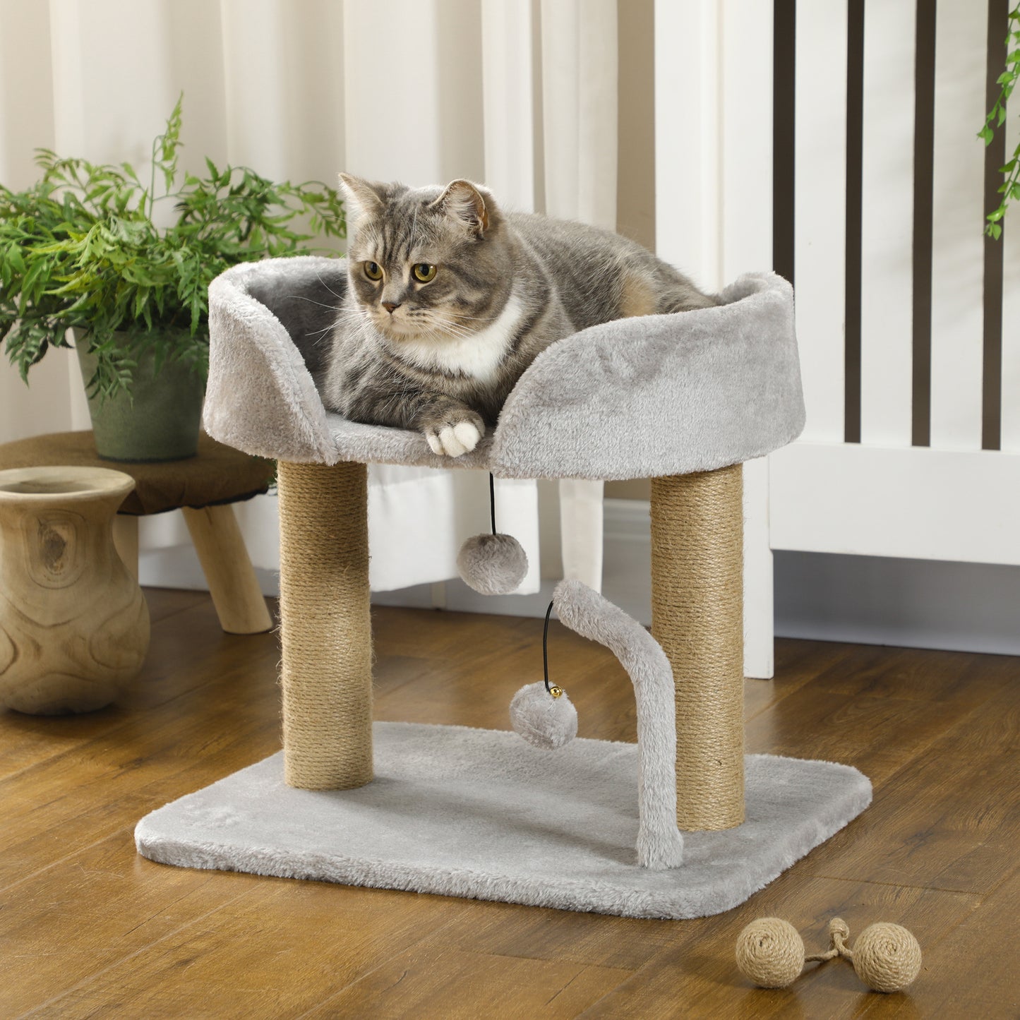 PawHut Designer cat tree scratching post with 2 hanging pom-pom toys 2 jute posts plush jute platform 48 x 38 x 42 cm gray