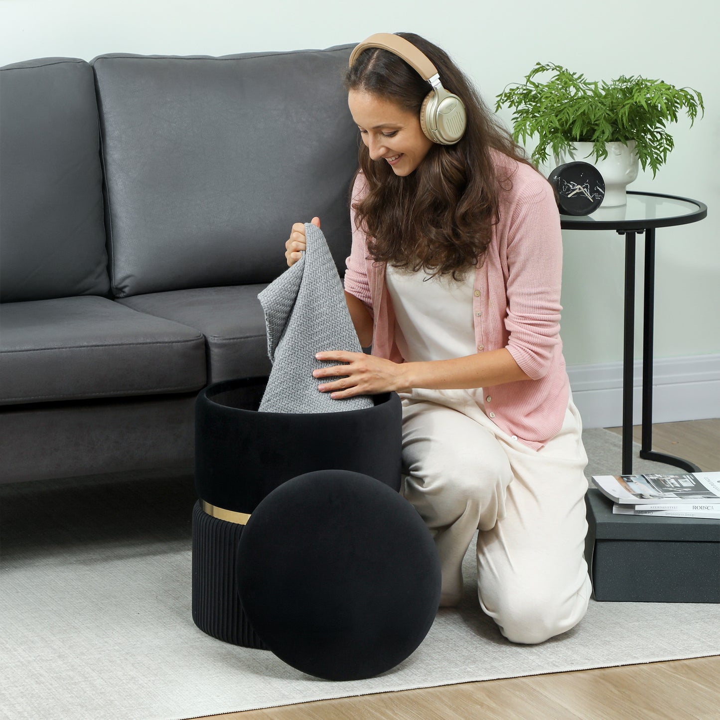 HOMCOM Velvet-Feel Storage Ottoman - Black