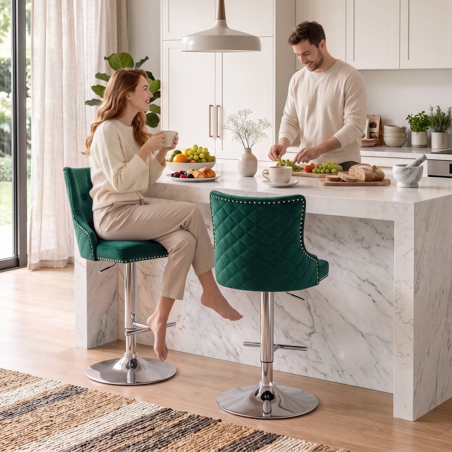 HOMCOM Bar Stools Set of 2, Modern Swivel & Adjustable Velvet Barstools with Button-Tufted Back, Footrest for Home Bar, Green