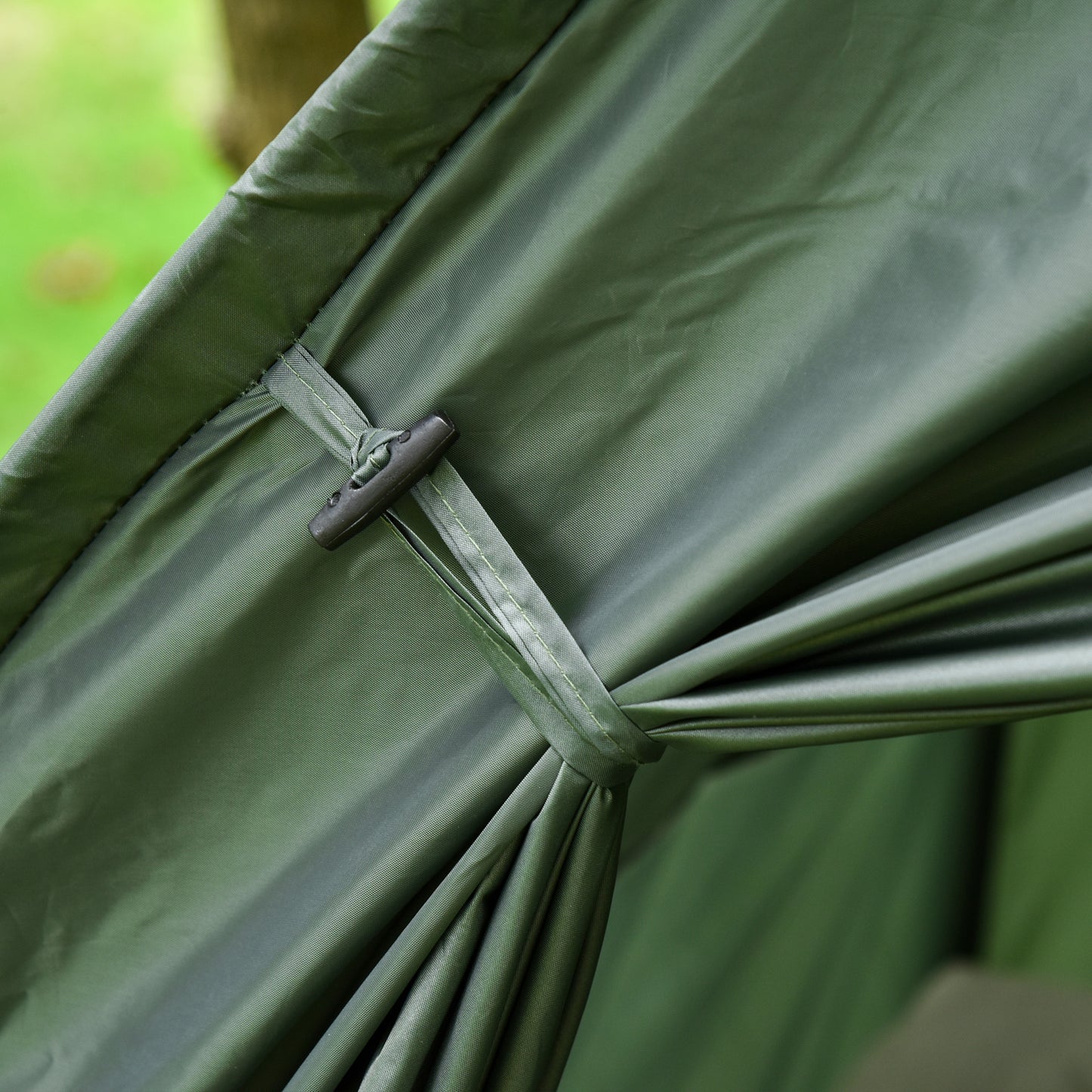 Outsunny Single Bed for Camping Foldable Camping Bed with Mattress for 1-Person Camping & Hiking, Green