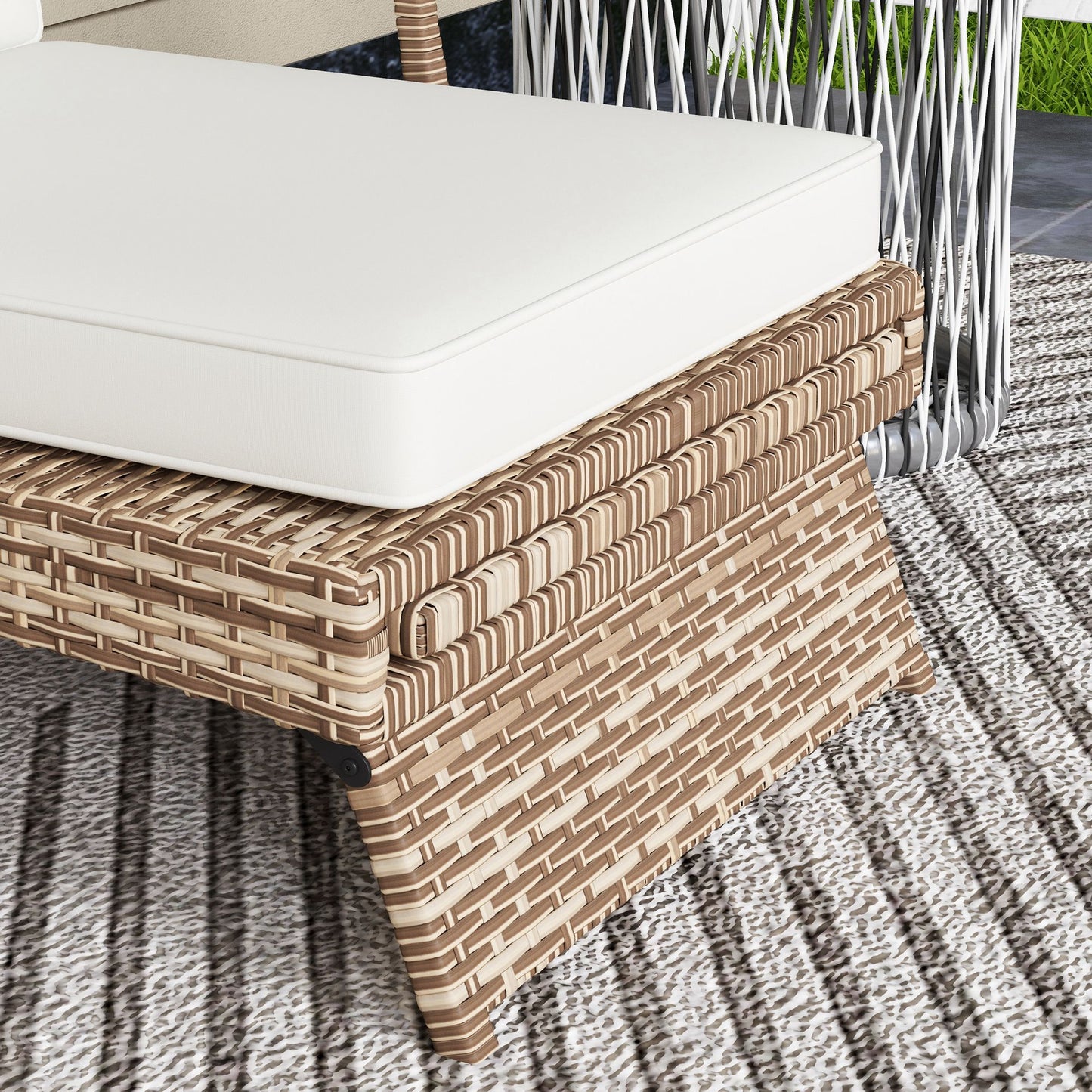 Outsunny 80° Reclining Rattan Lounger - White/Brown