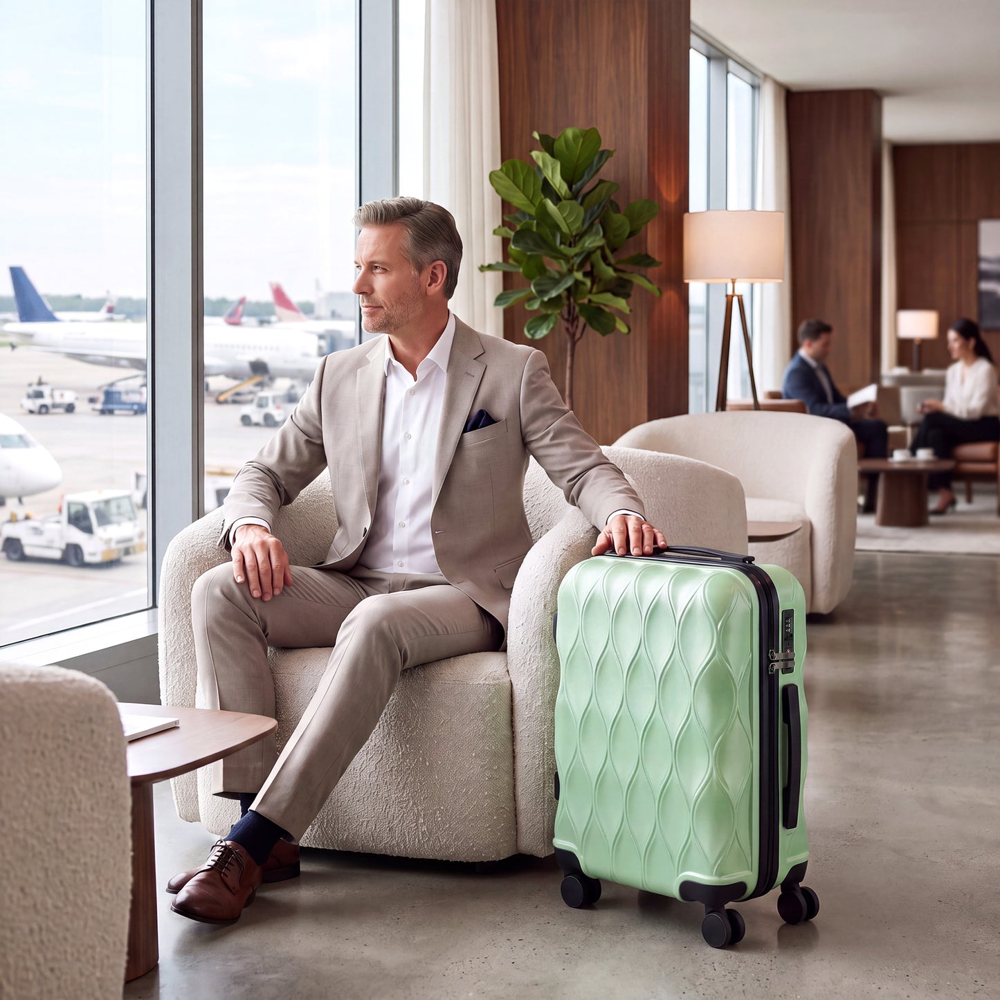 HOMCOM 56cm 41L Suitcase, Lightweight ABS Hard Shell Carry On Luggage with TSA Lock, Spinner Wheels, Telescopic Handle, Green