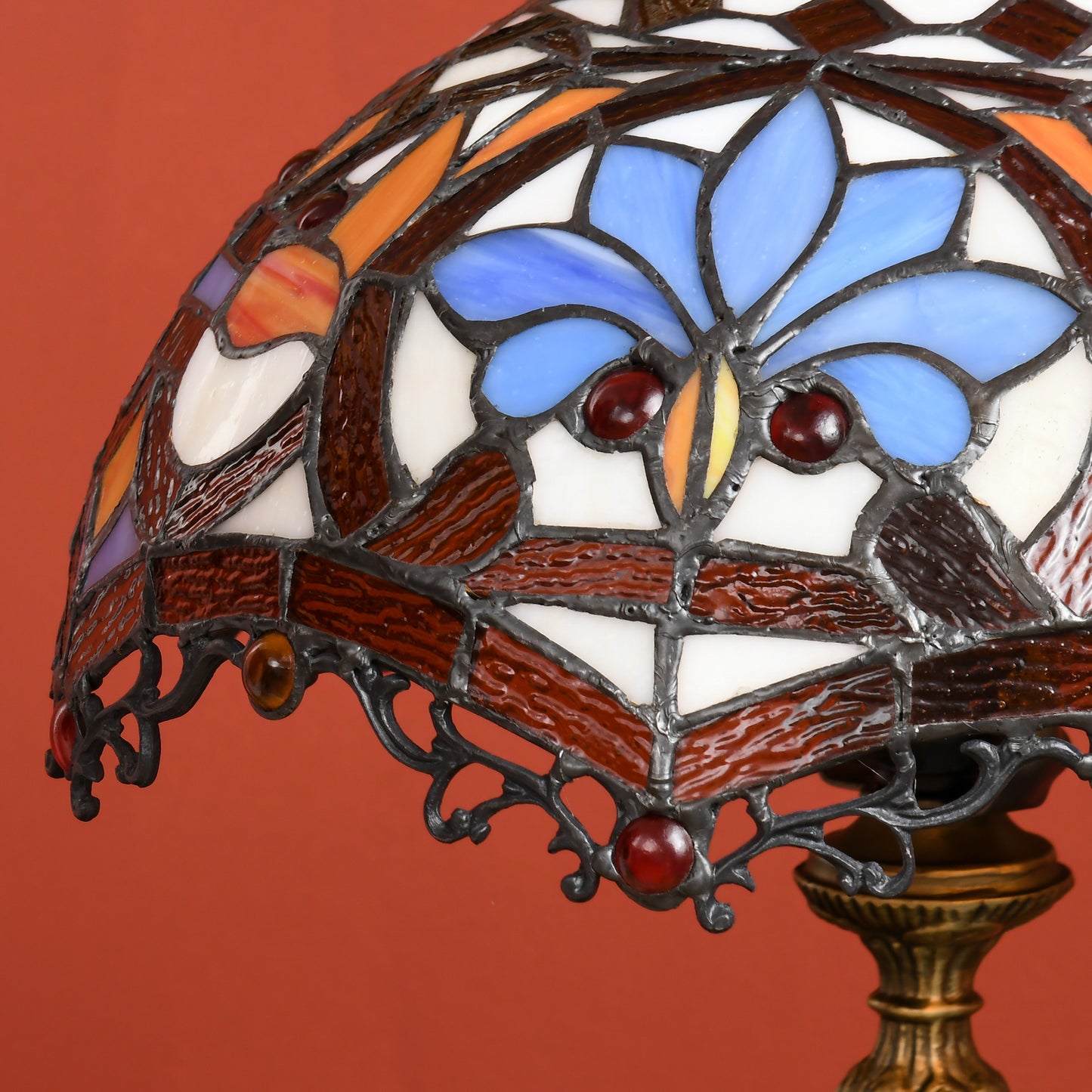 HOMCOM Stained Glass Table Lamp, Handcrafted Artisan Collectible, Suitable for Living Room and Bedside, Multi-Coloured, Ð¤30 x 48Hcm, Zinc Alloy.