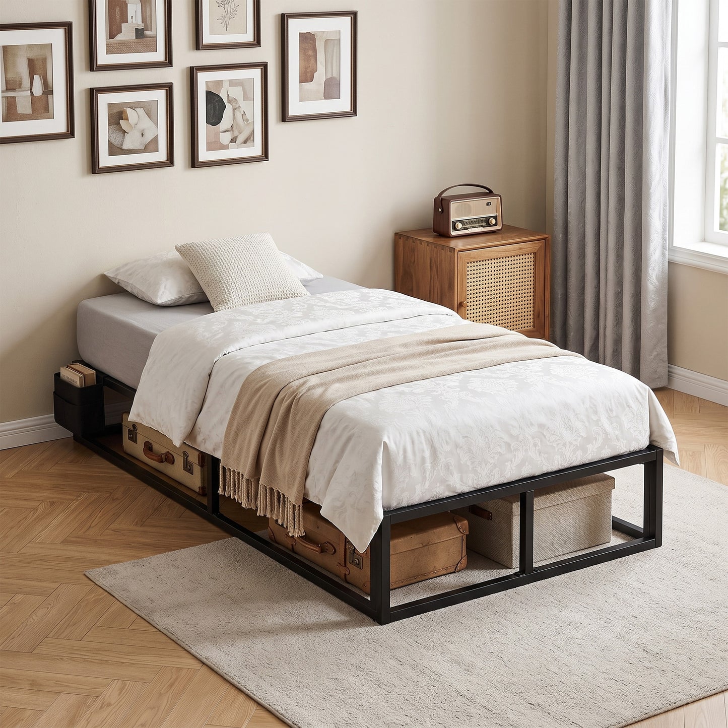 HOMCOM 12 Slats Metal Platform Bed Frame, 3ft Single Bed Frame with Storage Bag and Anti-Slip Pads, Black