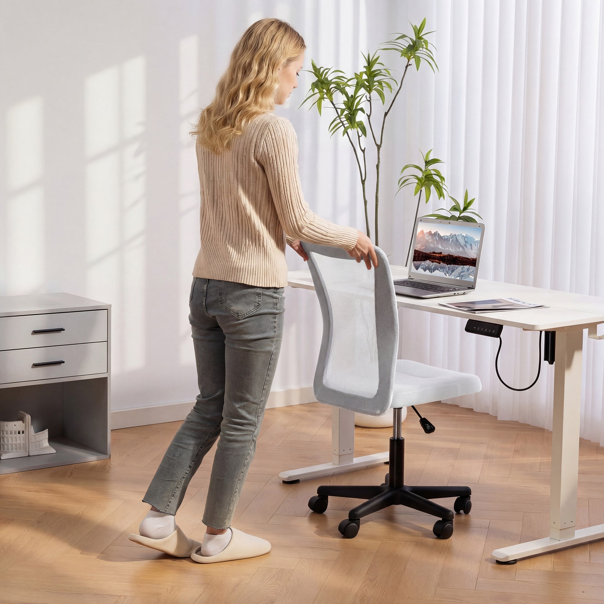 Vinsetto Mesh Office Chair Armless Swivel Executive Computer Desk Chair Adjustable Height Wheels White