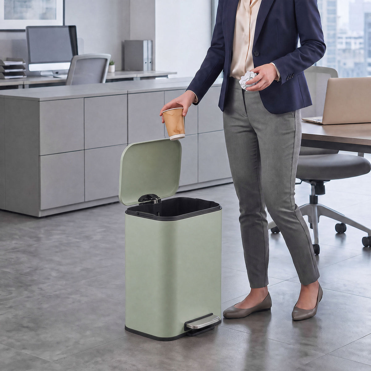 HOMCOM 20 L Kitchen Pedal Bin, Metal Rubbish Bin with Removable Inner Bucket, Soft-Close & Stay-Open Lid, Light Green
