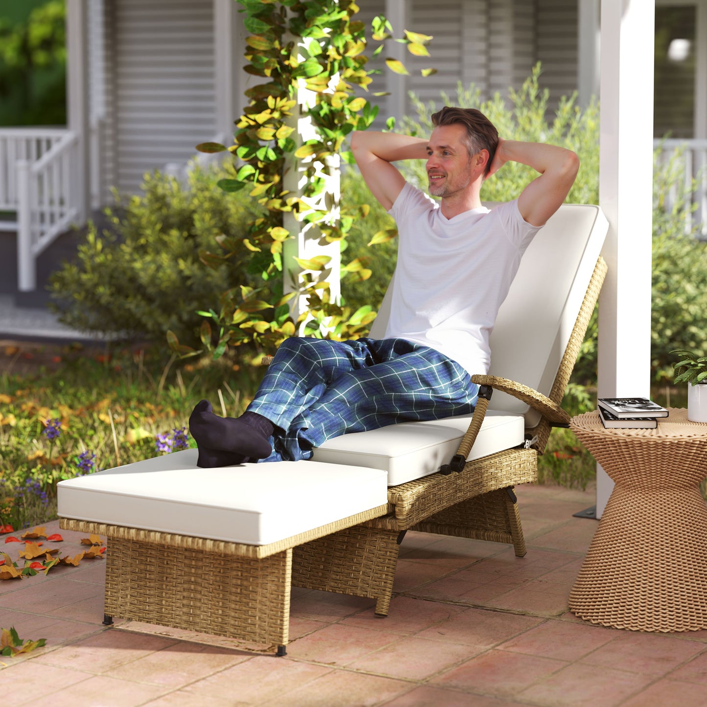 Outsunny 80° Reclining Rattan Lounger - White/Beige