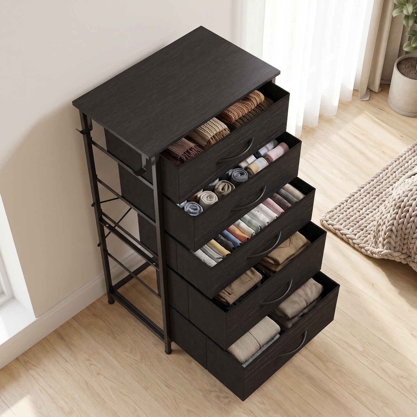 HOMCOM Chest of Drawers, Dresser with 5 Fabric Drawers, Tall Storage Unit with 4 Pockets and 2 Hooks, Steel Frame, Black