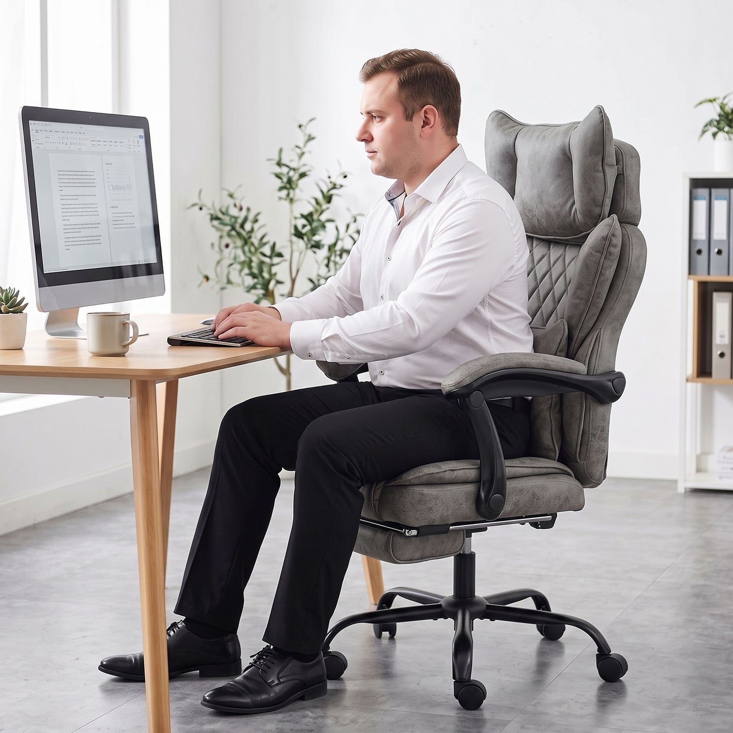 HOMCOM Executive Office Chair, Leathaire Big and Tall Office Chair 180 kg with Wide Seat, Reclining, Lumbar Support, Grey