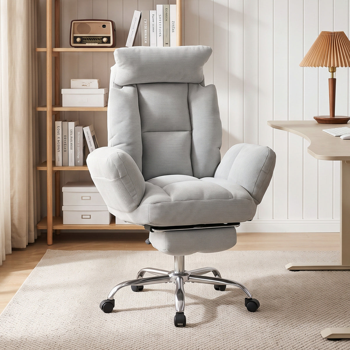 HOMCOM Executive Office Chair Height Adjustable Desk Chair Reclining Flip-up Armrest Footrest, Light Grey