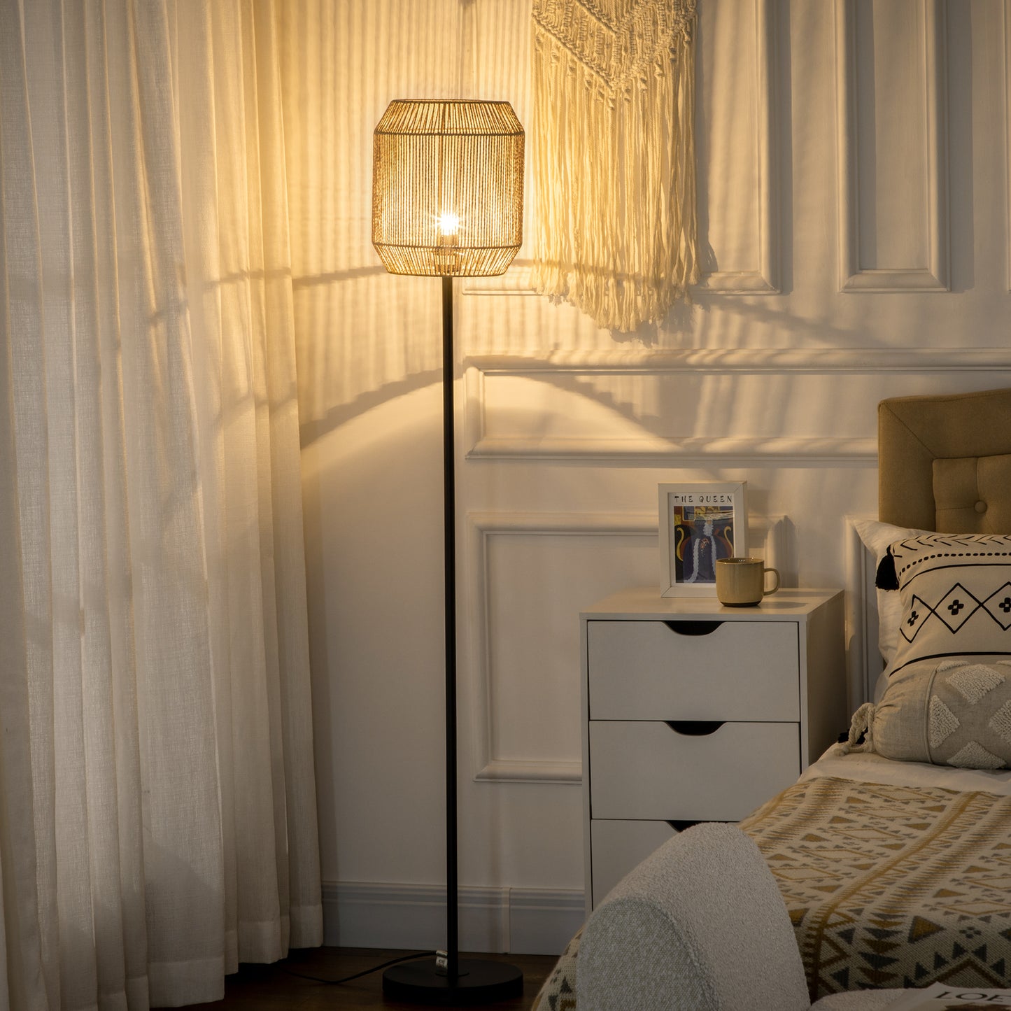 HOMCOM Farmhouse Standing Lamp, Floor Lamps with Hand Woven Rattan Lampshade for Living Room