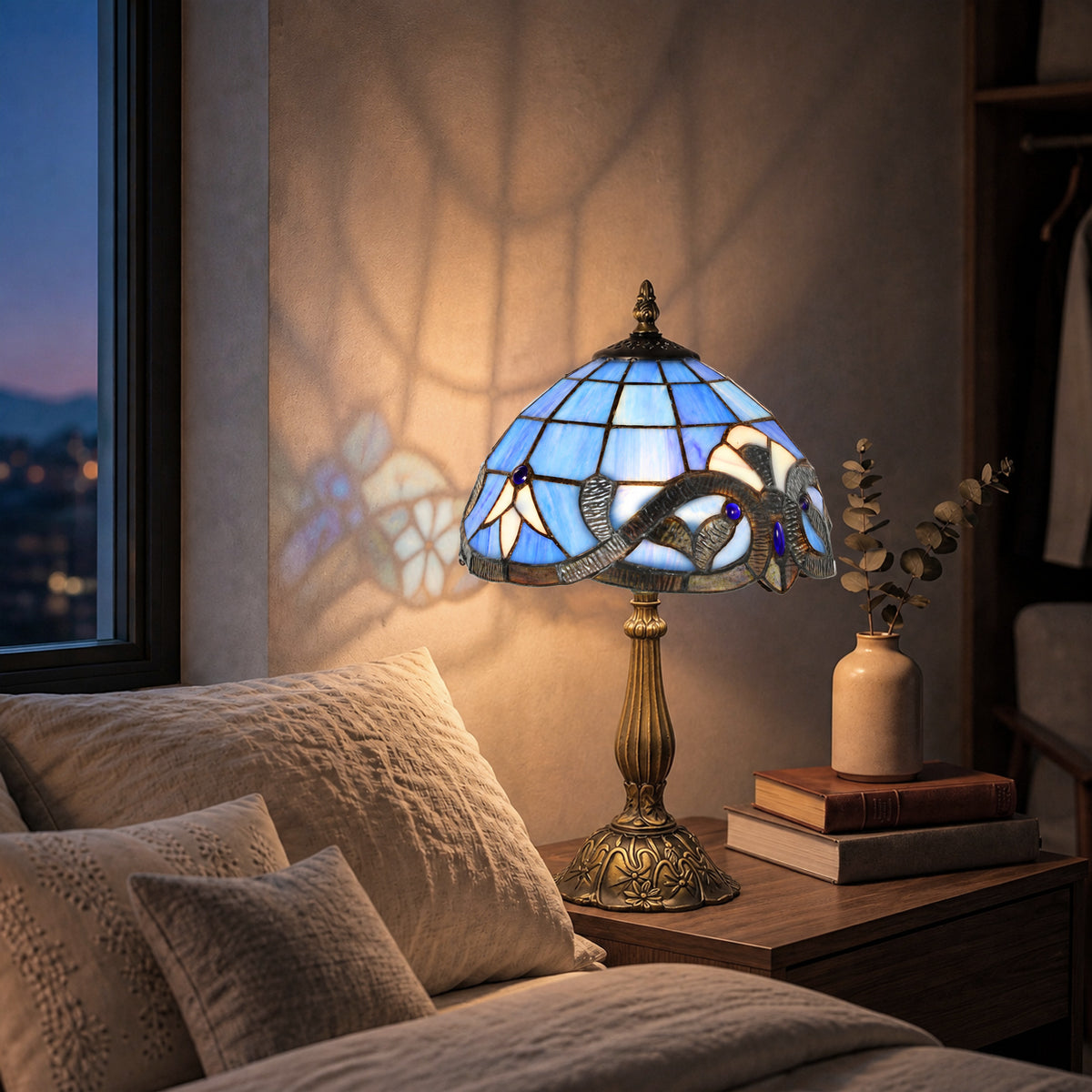 HOMCOM Tiffany Stained Glass Table Lamp, Handmade Antique Bedside Lamp for Bedroom, Living Room, Nightstand, Purple