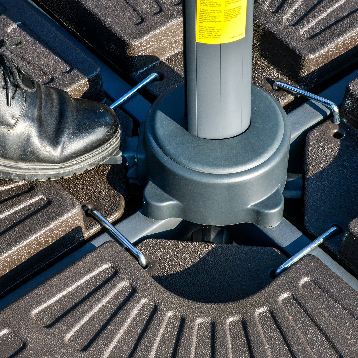 Outsunny 3m Cantilever Parasol w/ Solar Lights Power Bank Base 360Â° Spin Khaki