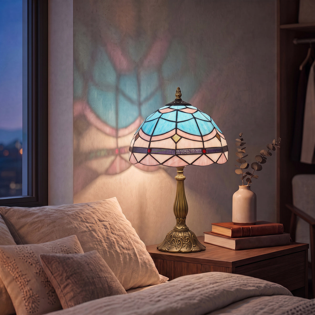 HOMCOM Tiffany Stained Glass Table Lamp, Handmade Antique Bedside Lamp, Decorative Night Light