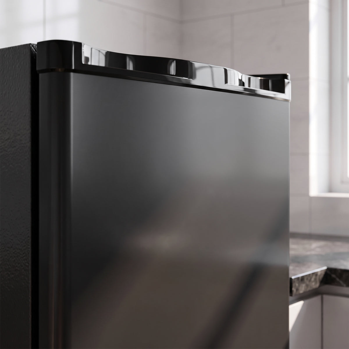 HOMCOM 60L Tabletop Mini Freezer, Countertop Small Freezer with Reversible Door, Removable Wire Shelves, Black
