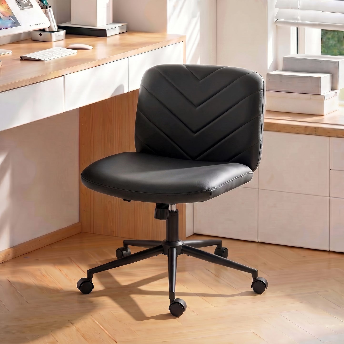 HOMCOM Home Office Desk Chair Height Adjustable Swivel Chair Cross Legged Wide Seat Swivel Wheels Black