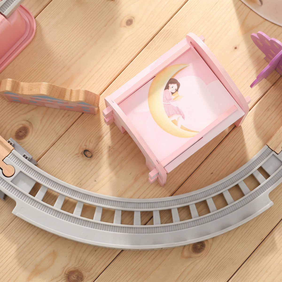 AIYAPLAY Wooden Train Set, 58PCS Train Track Set with 17 Track Pieces, 5 Princess Figures and Accessories