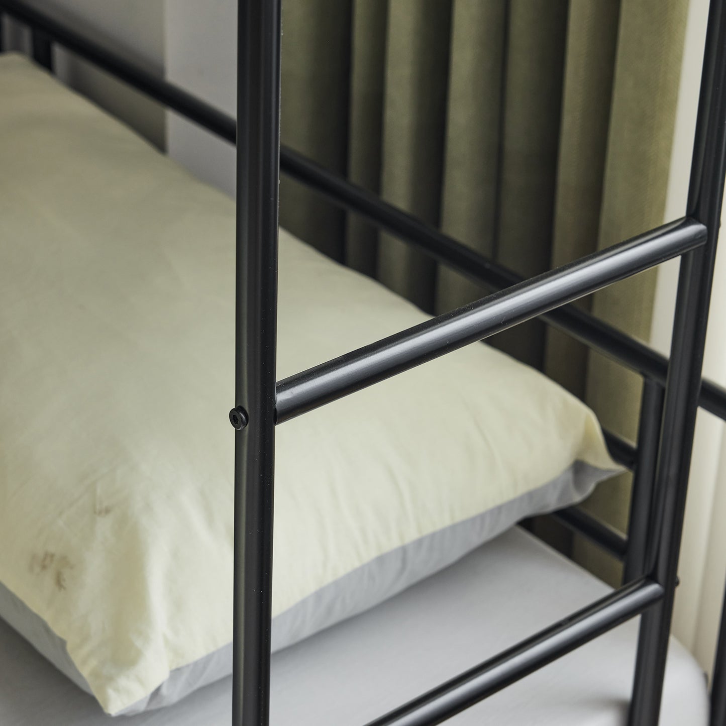 Metal Bunk Bed with Ladder for Kids Black